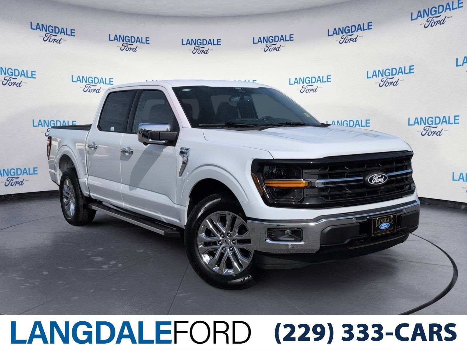 New 2026 Oxford White Ford XLT image 1