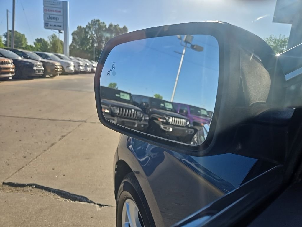 Used 2019 Blue Ford SEL image 28