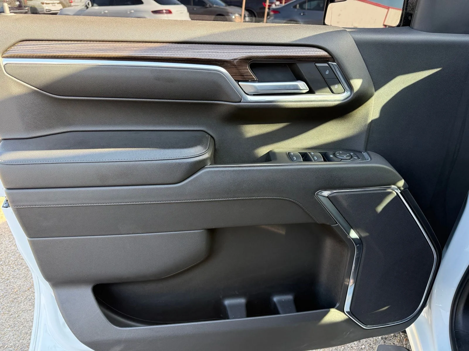 Used 2024 White Chevrolet LT image 17