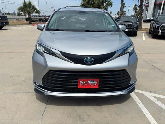 Used 2023 Silver Toyota XLE image 2