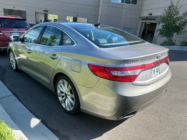 Used 2013 Gray Hyundai Base image 4
