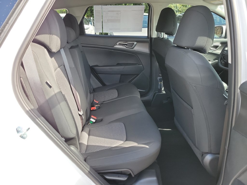 New 2027 Glacial White Pearl Kia LX image 12