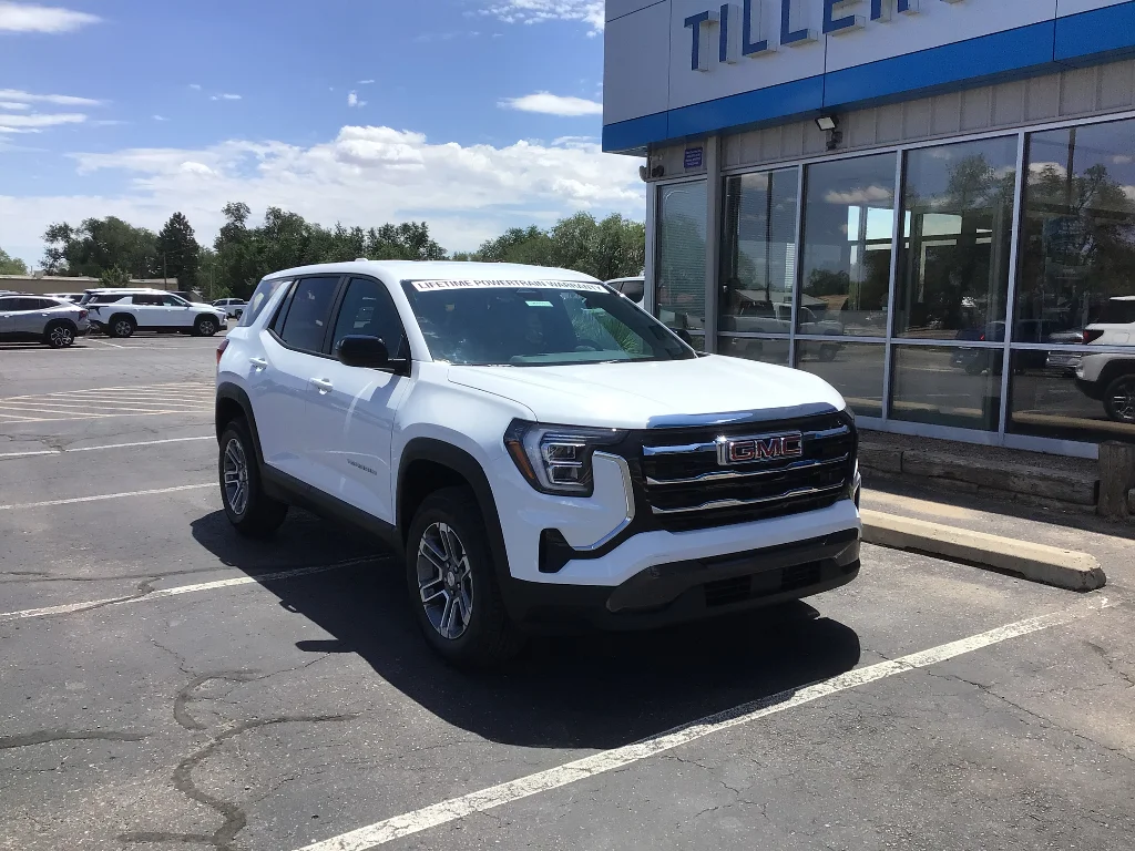 New 2027 Summit White GMC Elevation image 2