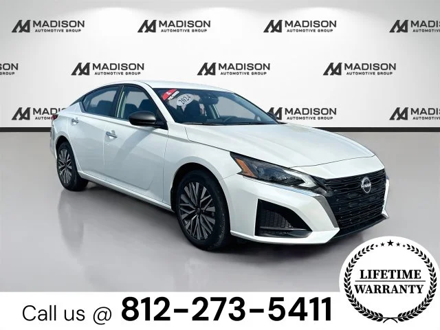 Used 2024 White Nissan 2.5 SV image 3