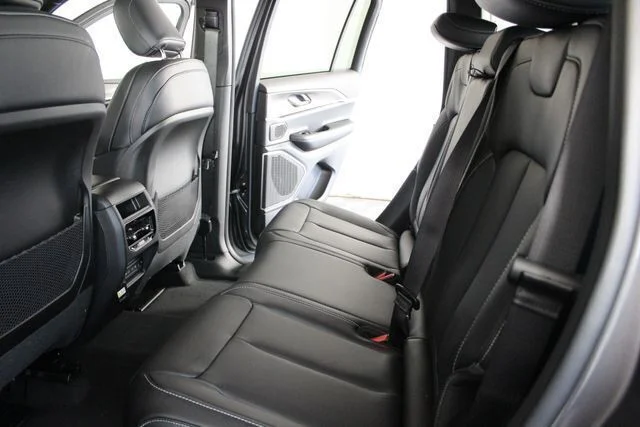 New 2026 Baltic Gray Metallic Clear-Coat Exterior Paint Jeep Limited image 17