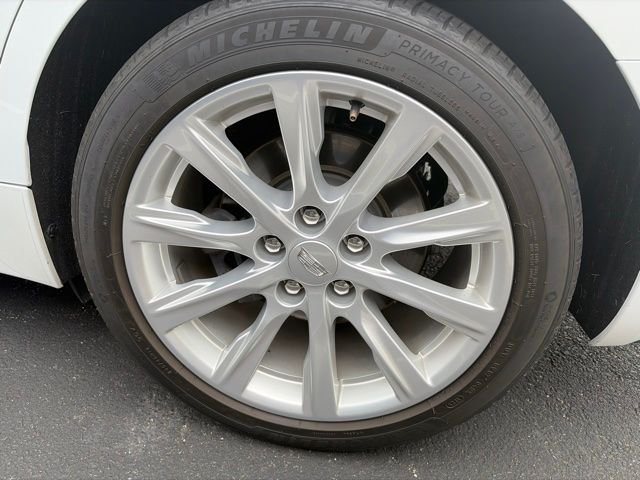 Used 2022 White Cadillac Luxury image 6