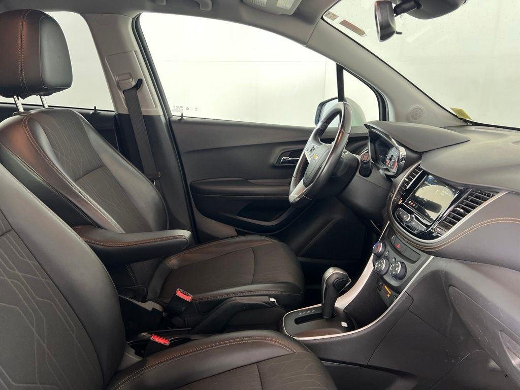 Used 2019 Silver Ice Metallic Chevrolet LT image 24
