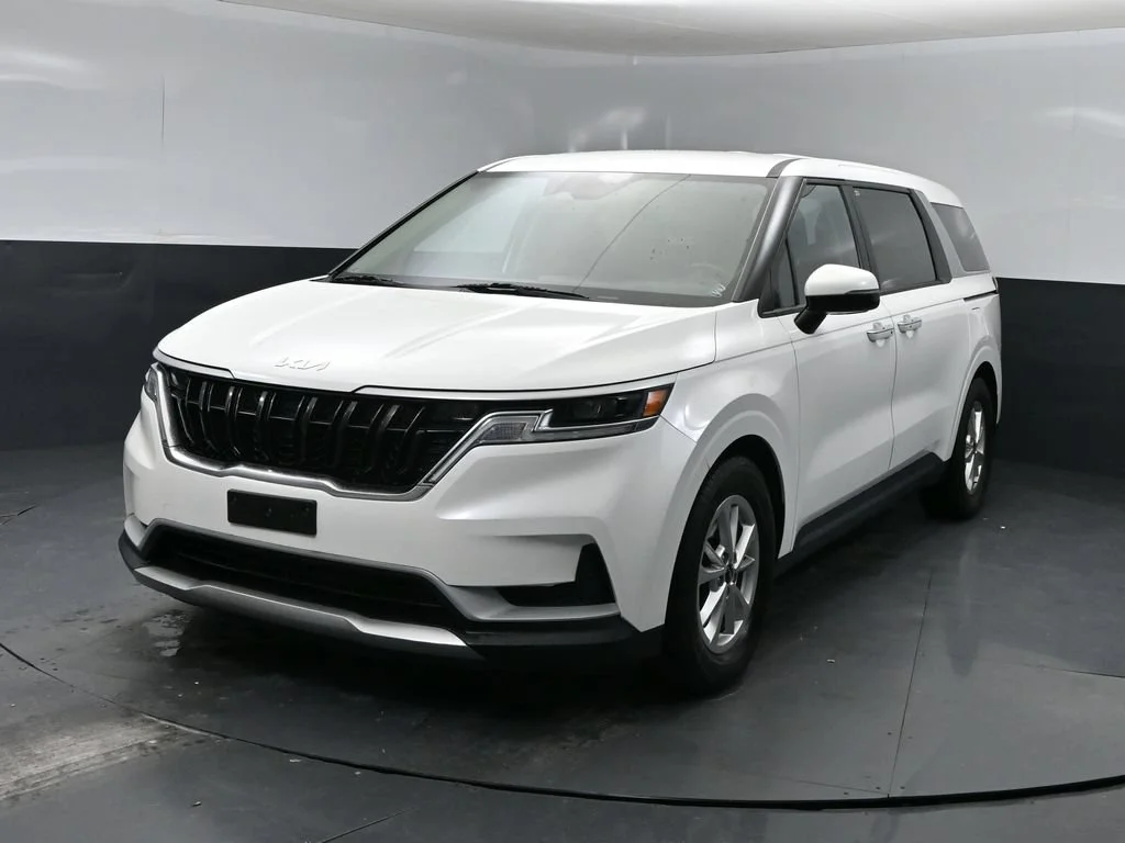Certified Used 2022 White Kia LXS image 6
