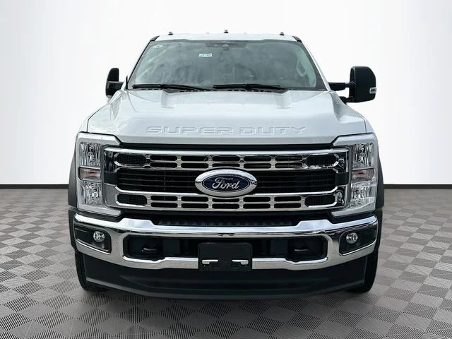 New 2024 Oxford White Ford XL image 2