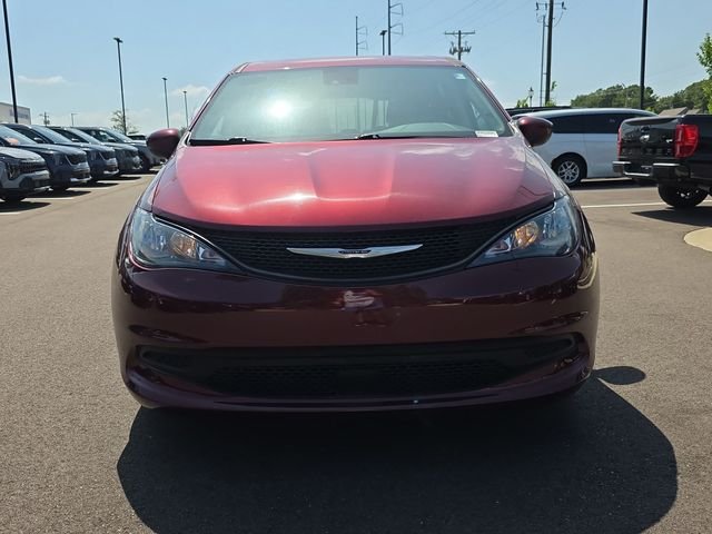 2023 Chrysler Voyager LX - Photo 8