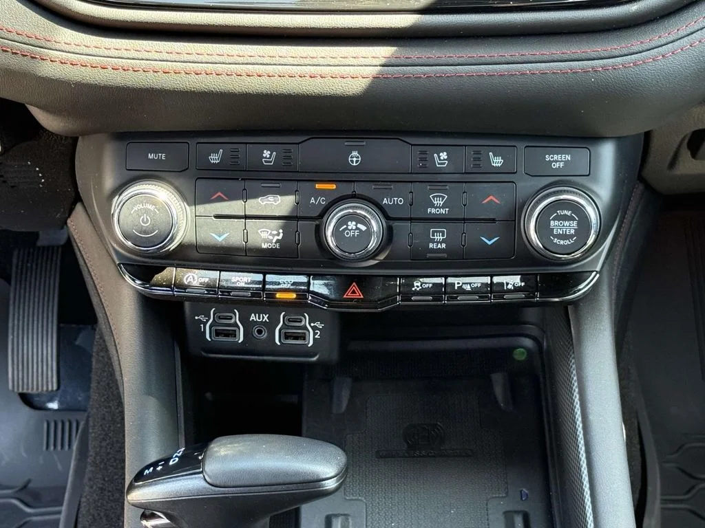 Used 2024  Dodge GT Premium image 20