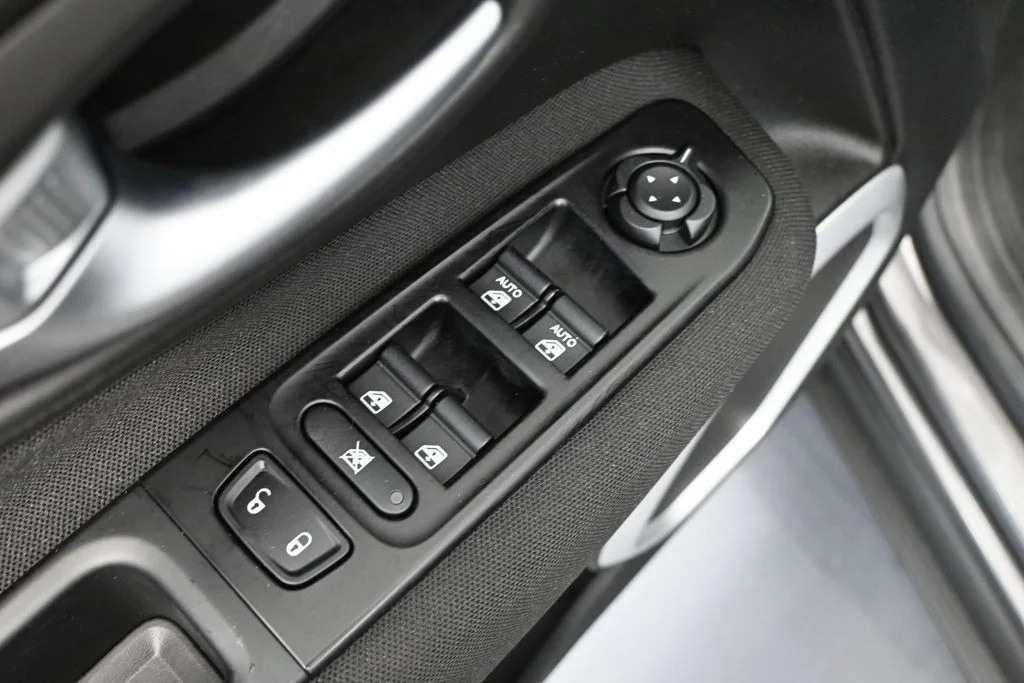 Used 2021 Gray Jeep Latitude image 20