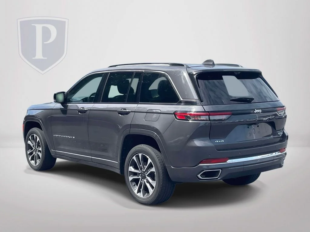 Certified Used 2022 Gray Jeep Overland image 6