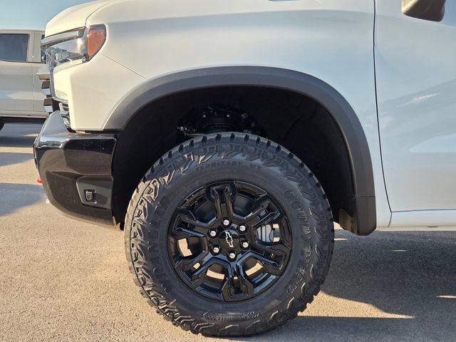 New 2026 Summit White Chevrolet ZR2 image 5