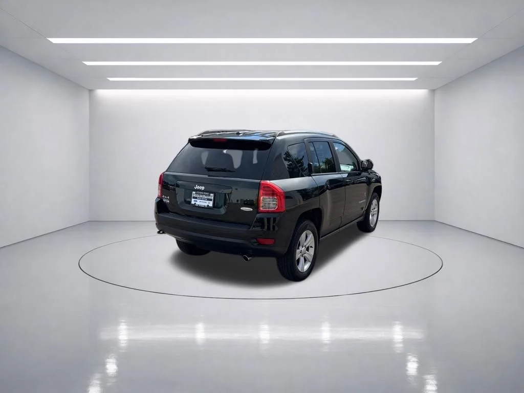 Used 2013 Black Forest Green Pearlcoat Jeep Latitude image 7