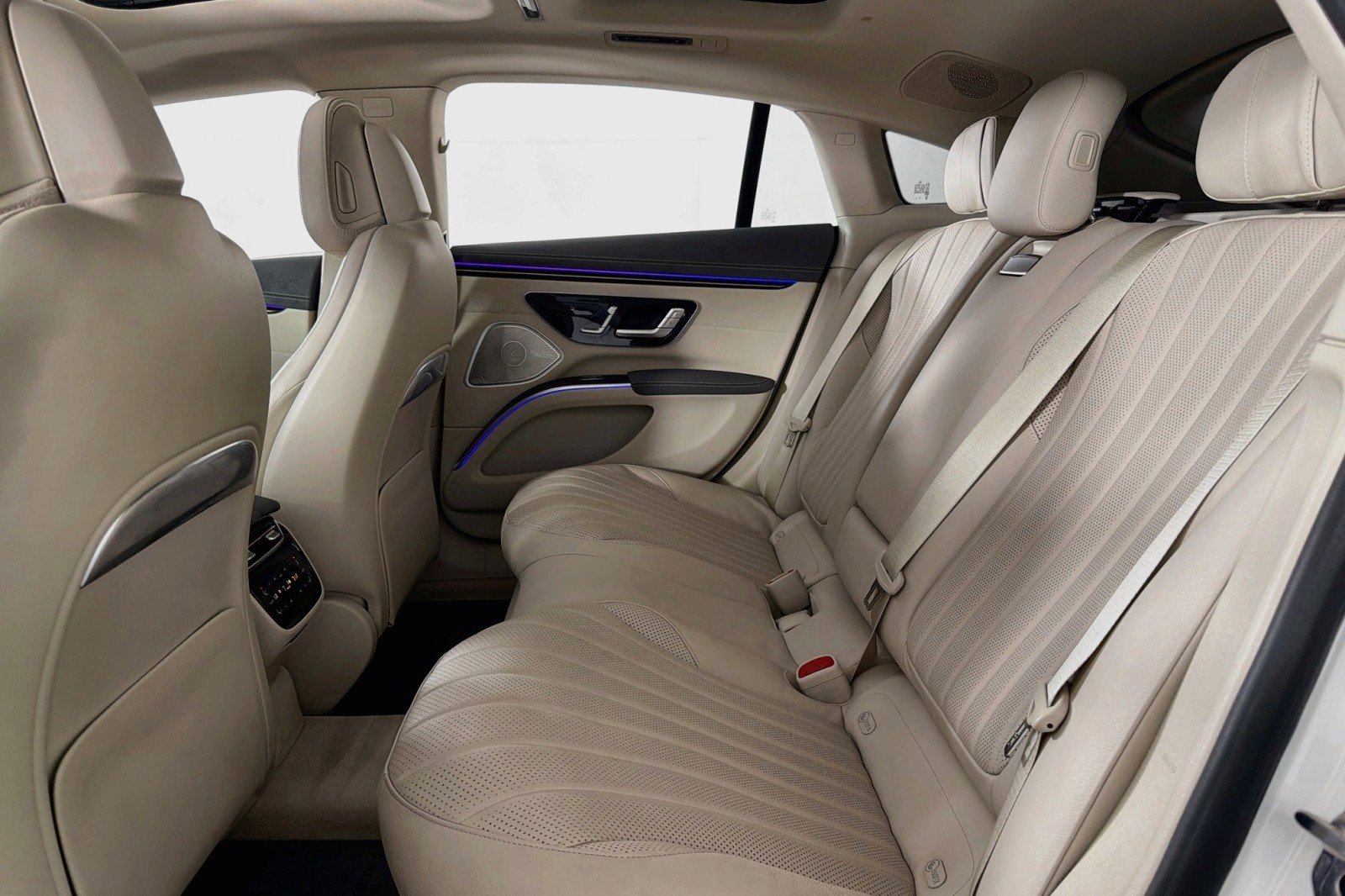 Certified Used 2024 Polar White Mercedes-Benz 450+ image 8