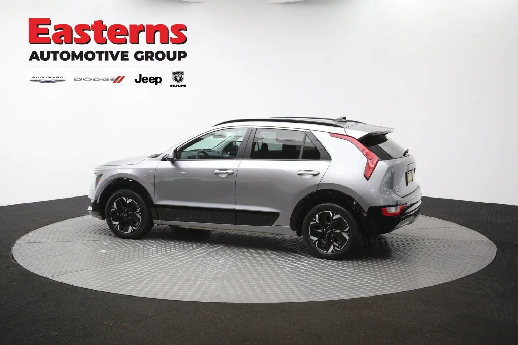 Used 2023 Gray Kia Wind image 63