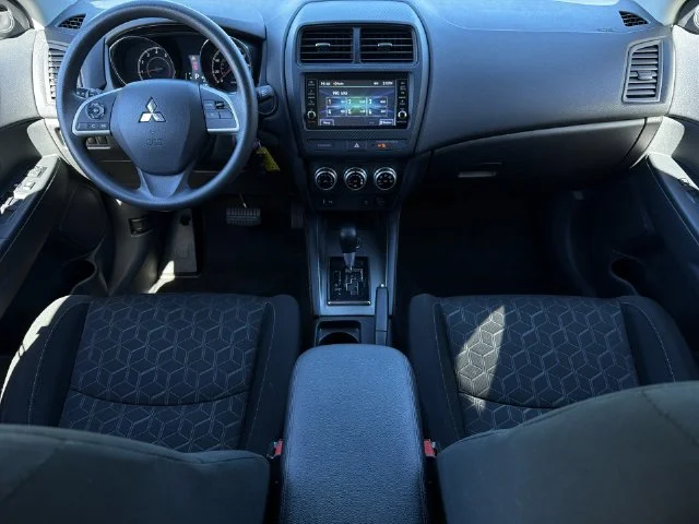 Used 2024 Gray Mitsubishi 2.0 ES image 17