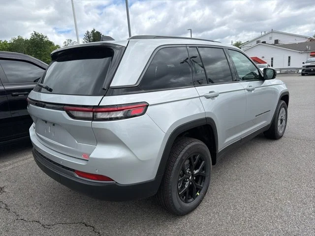 New 2026 Silver Jeep Altitude image 3