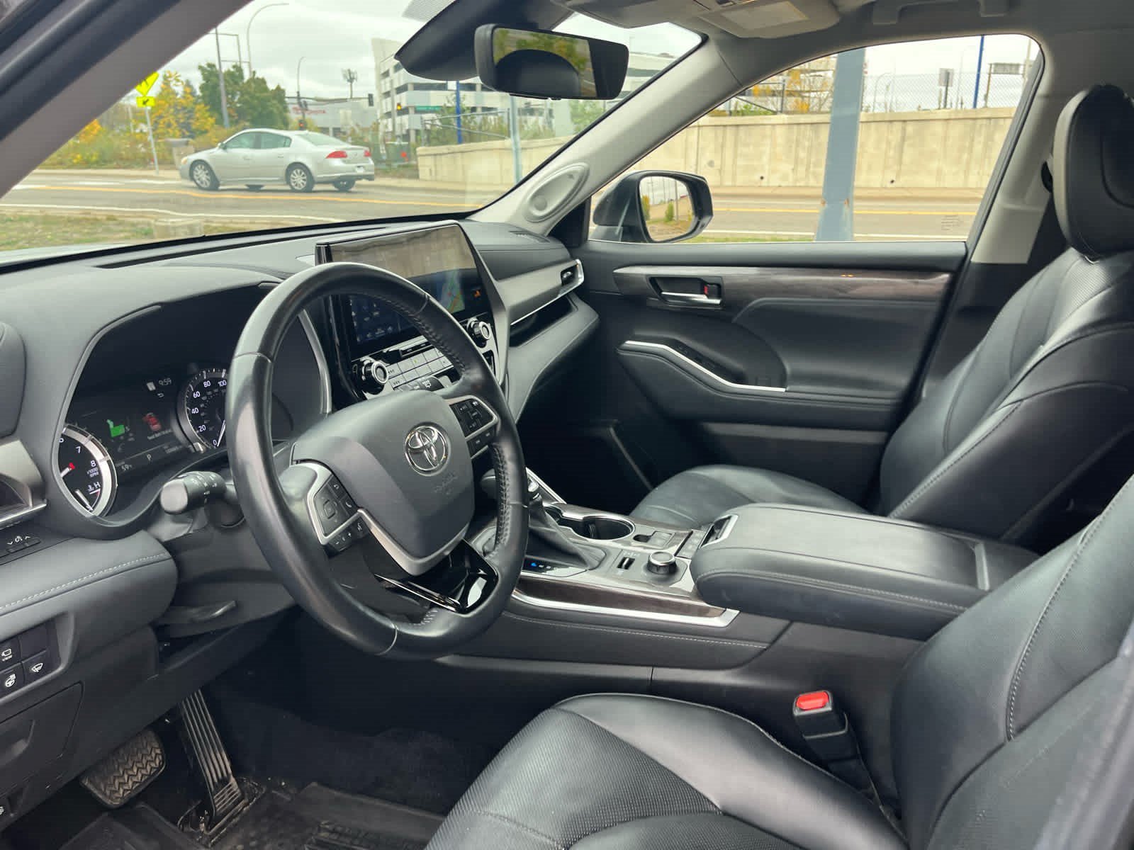Used 2022 Opulent Amber Toyota Limited image 12