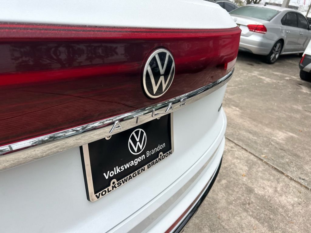 New 2026 White/off-white Volkswagen 2.0T SEL Premium R-Line image 32