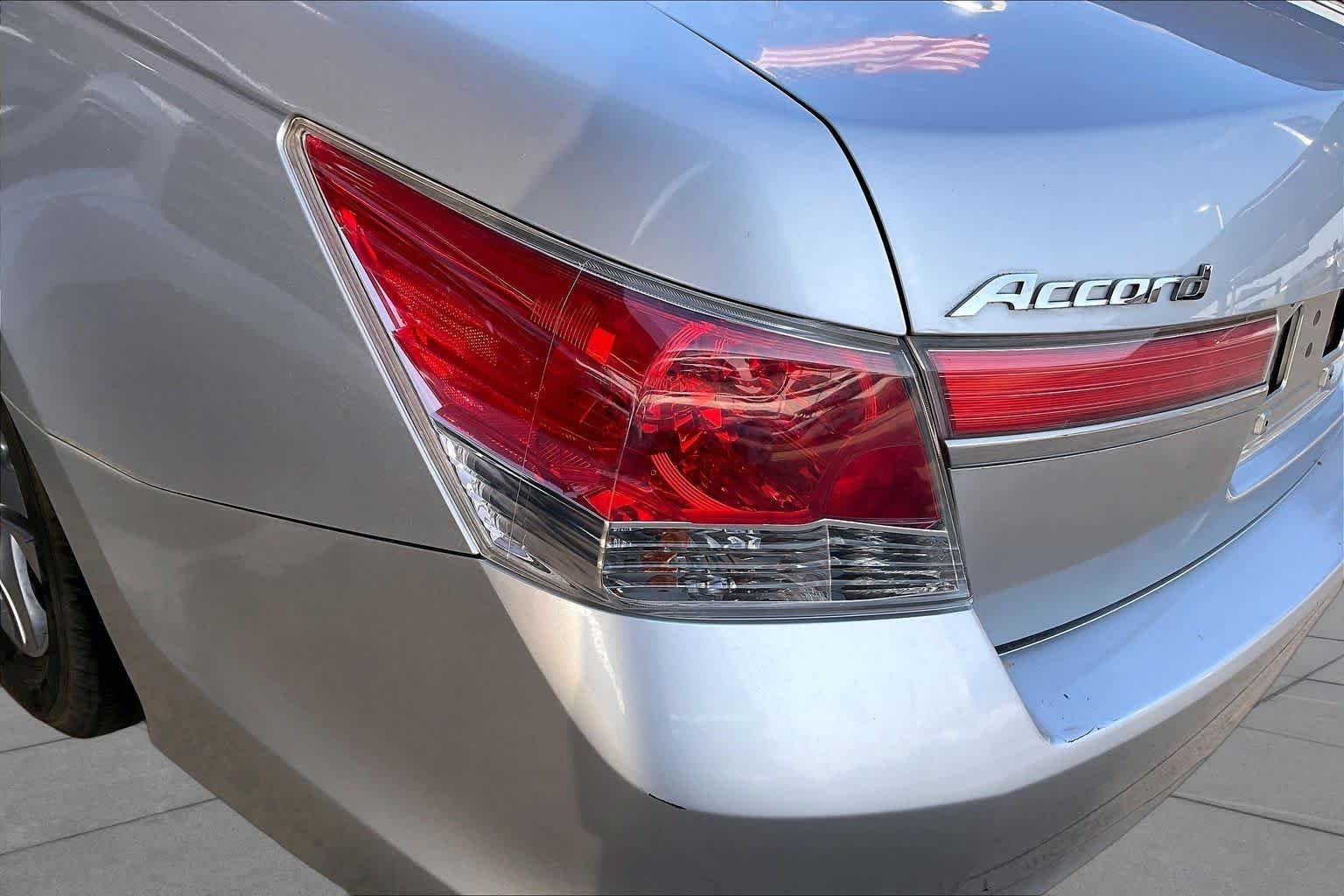 Used 2012 Polished Metal Metallic Honda SE image 25