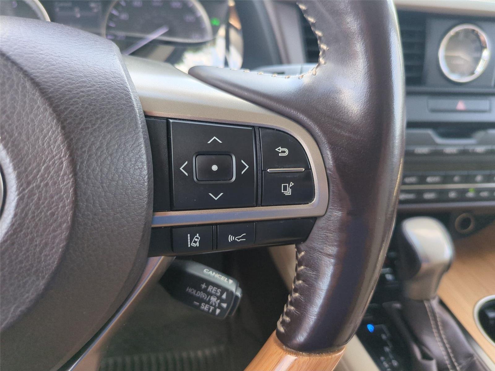 Used 2018 Atomic Silver Lexus RX 350L image 21