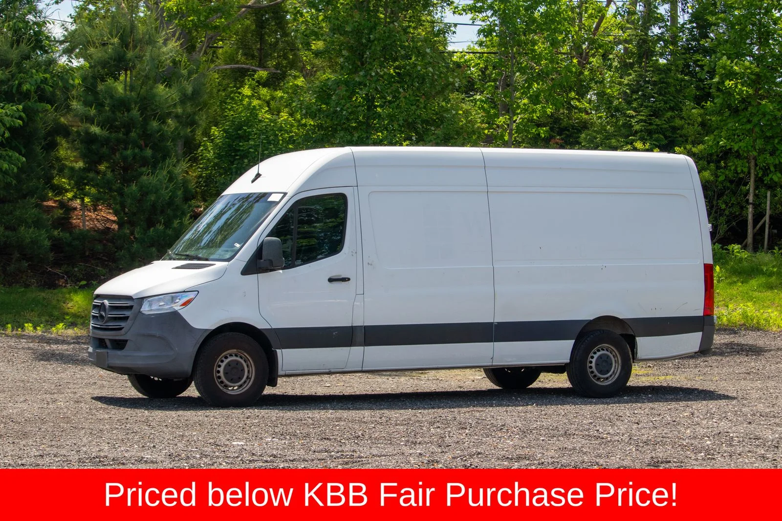 Used 2021 White Mercedes-Benz Cargo 170 WB image 3