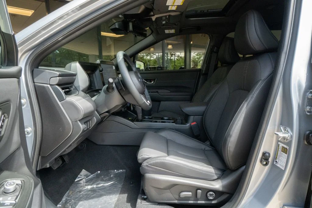New 2026 ICE SILVER METALLIC Subaru Touring XT image 8