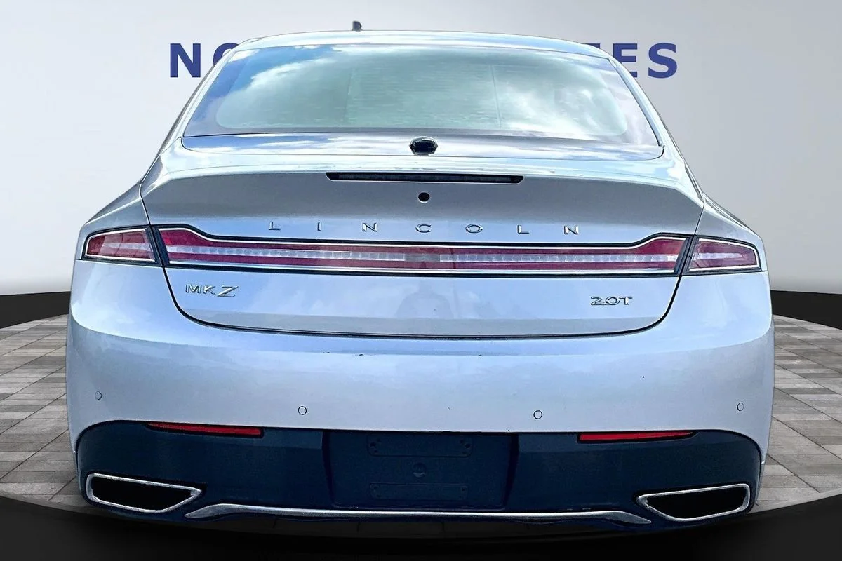 Used 2019 Silver Lincoln Reserve II image 5