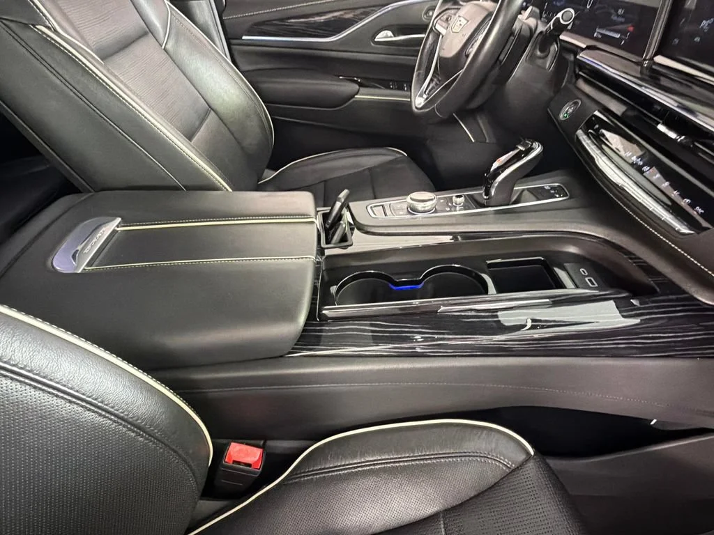 Used 2021 BLACK RAVEN Cadillac Sport image 42