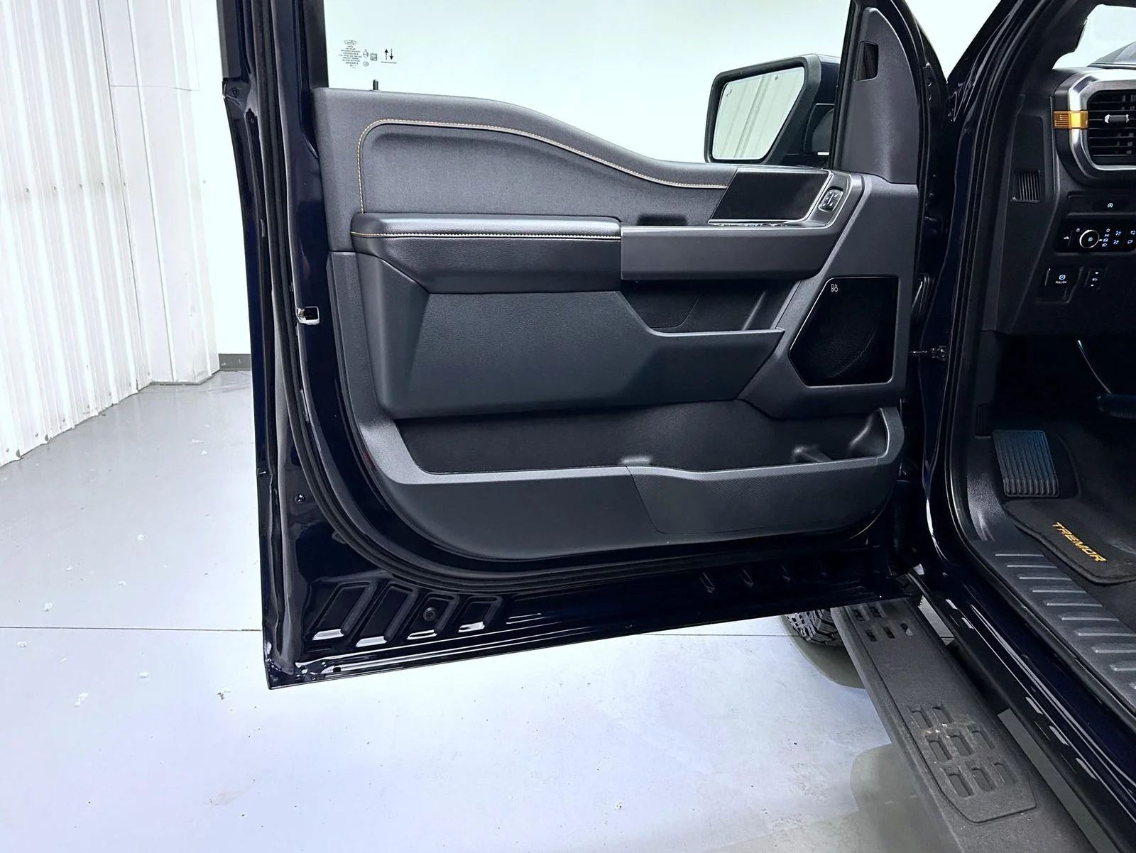Used 2025 Blue Ford Tremor image 9