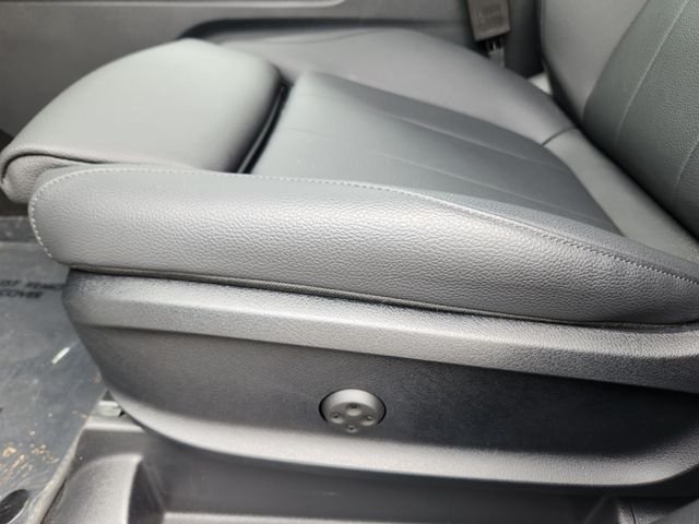 Certified Used 2026 White Mercedes-Benz GLB 250 image 9
