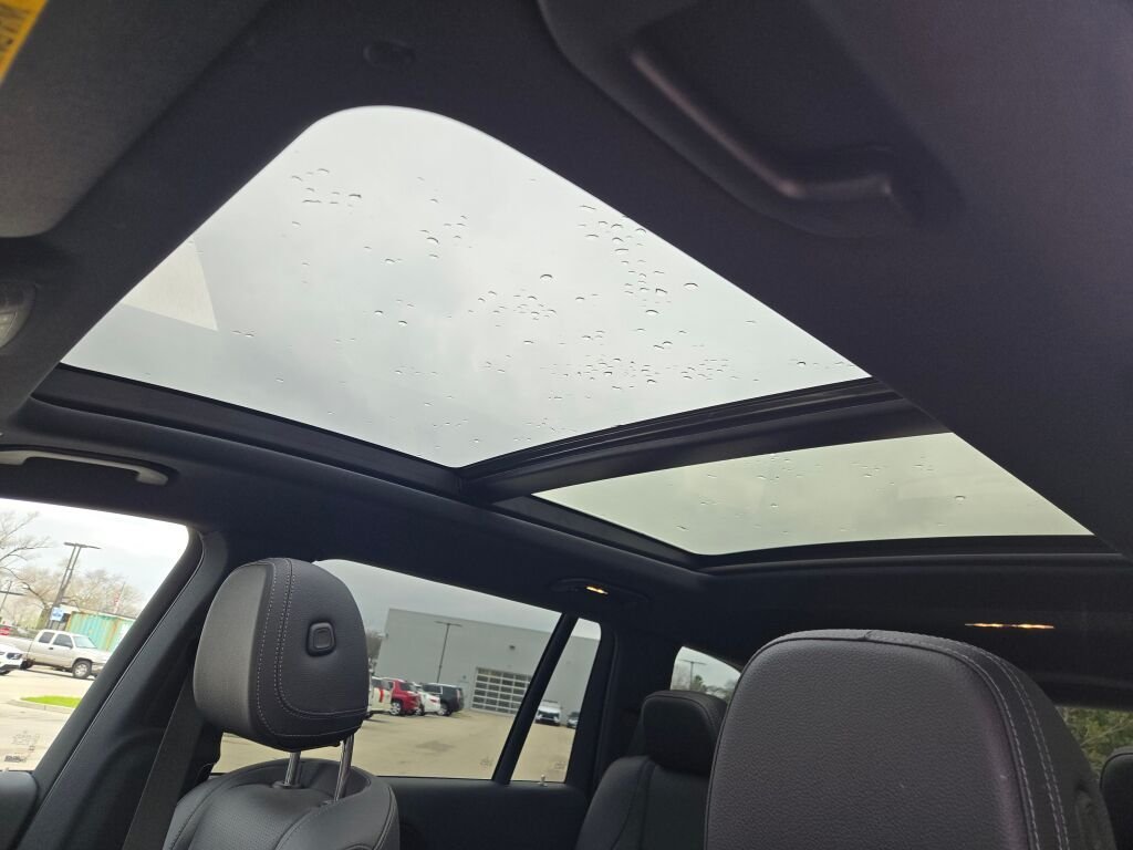 Used 2025  Mercedes-Benz GLS 450 image 27