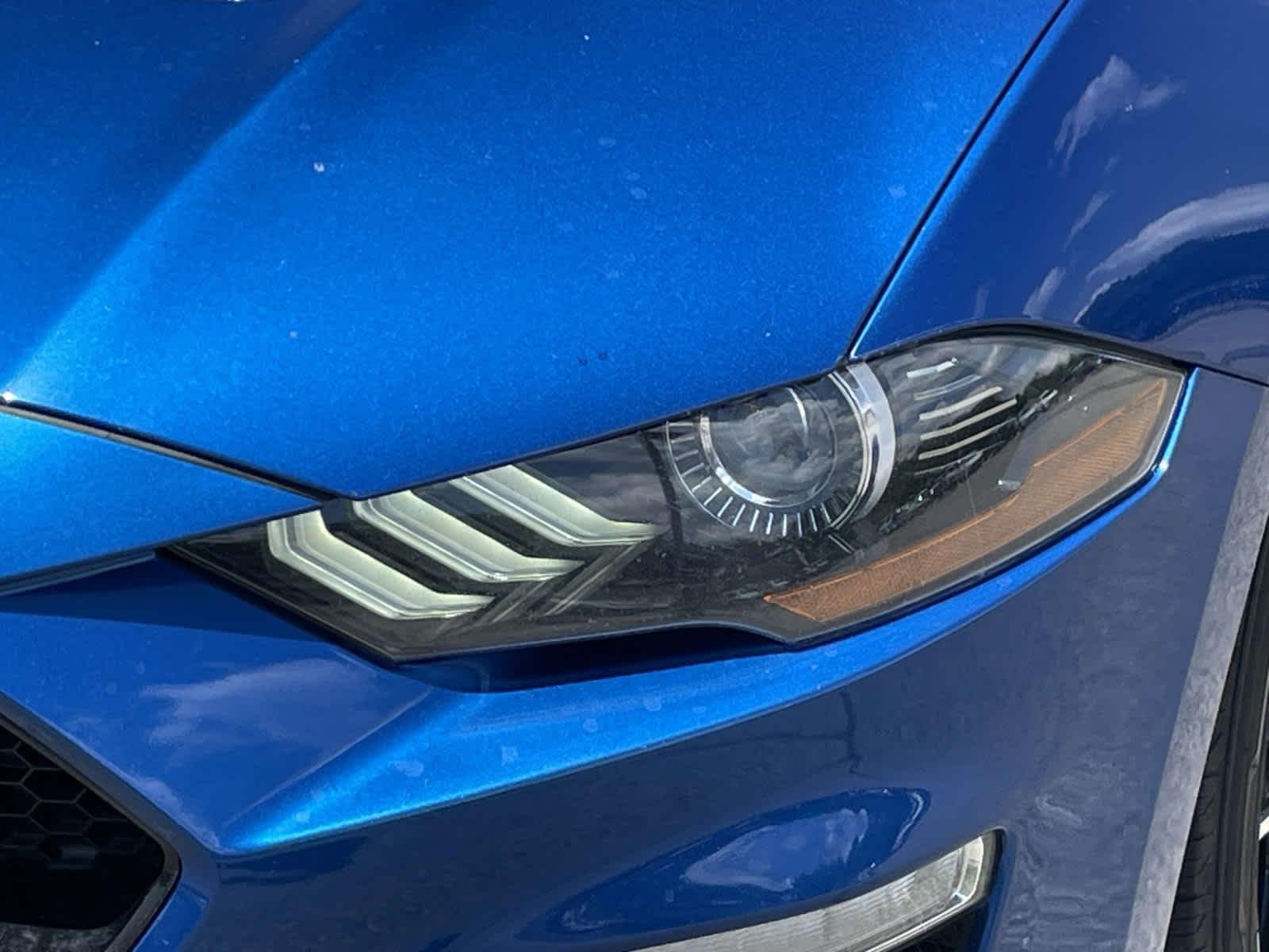 Used 2018 Lightning Blue Metallic Ford GT Premium image 18