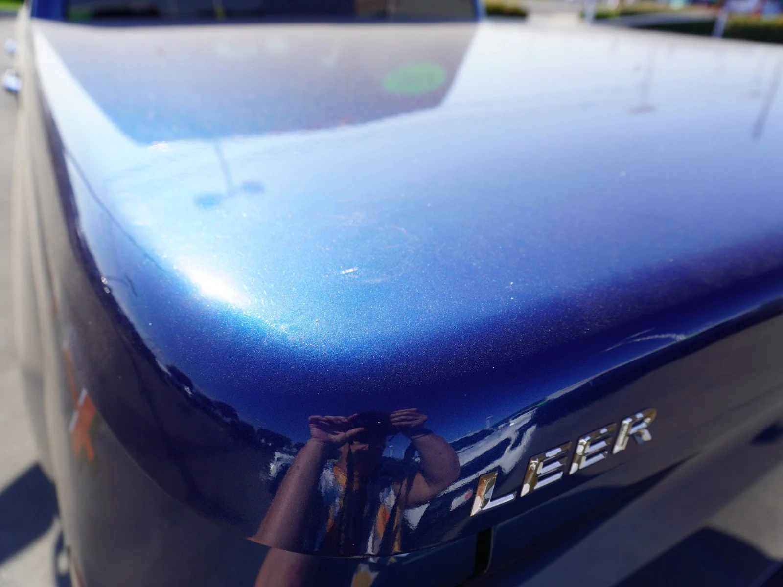 Used 2018 Deep Ocean Blue Metallic Chevrolet LTZ image 9