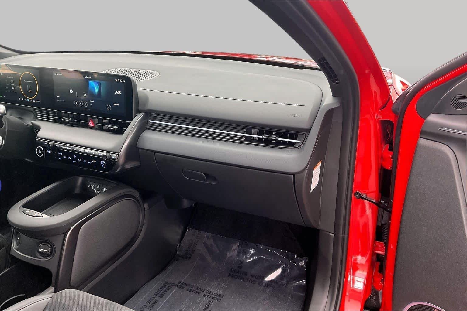 Certified Used 2025 Soultronic Orange Hyundai  image 18