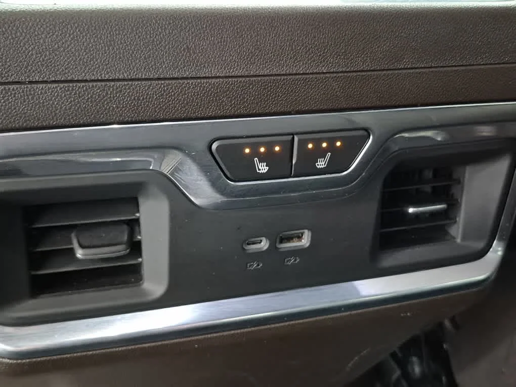 Certified Used 2024 White Frost Tricoat GMC Denali image 8