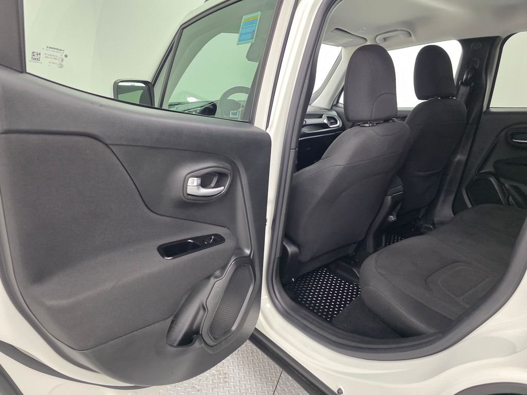 Used 2020 White Jeep Latitude image 17