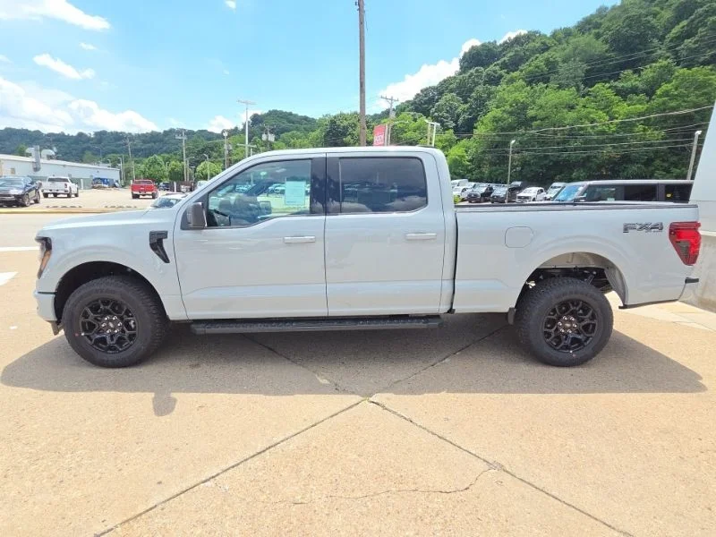 New 2026 Oxford White Ford F-250® XL image 4