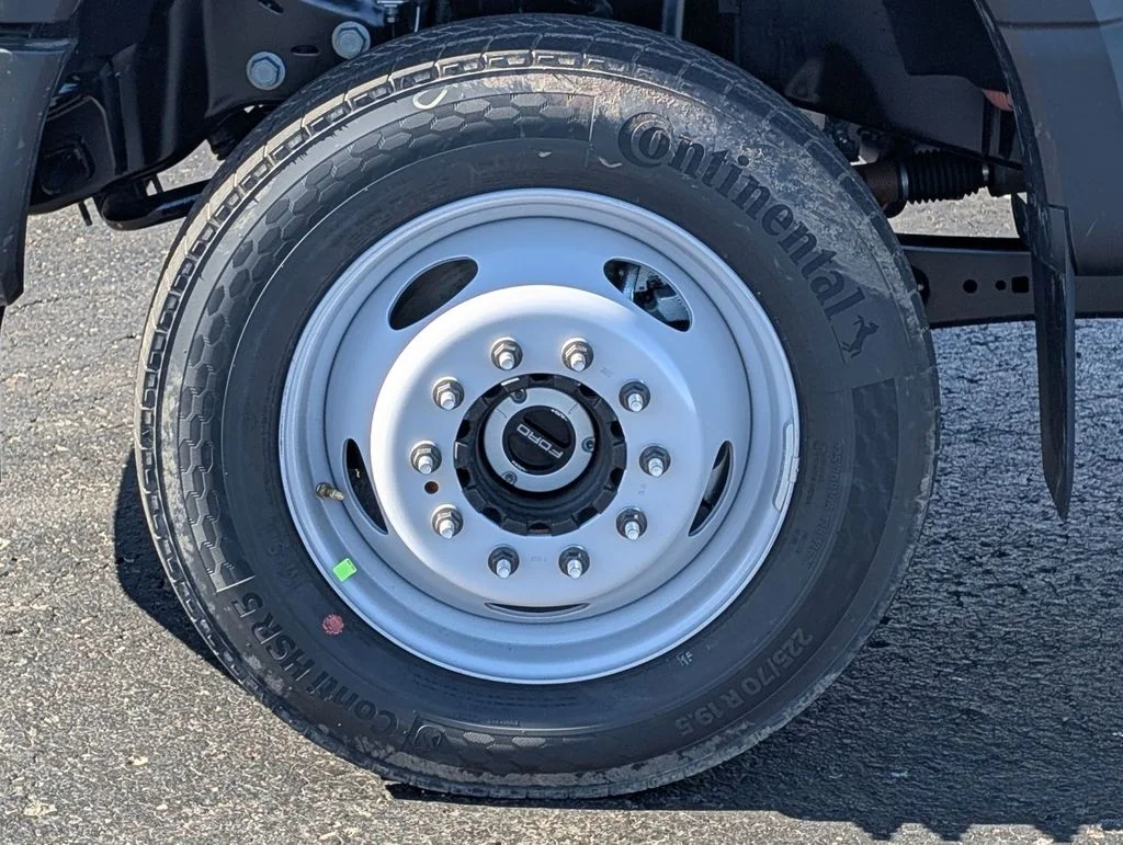 New 2026 Oxford White Ford F-550® XL image 16