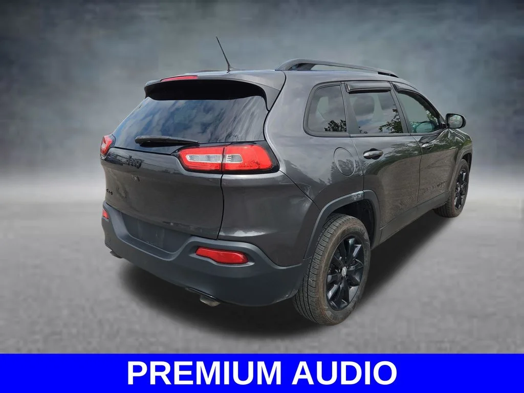 Used 2014 Gray Jeep Latitude image 5