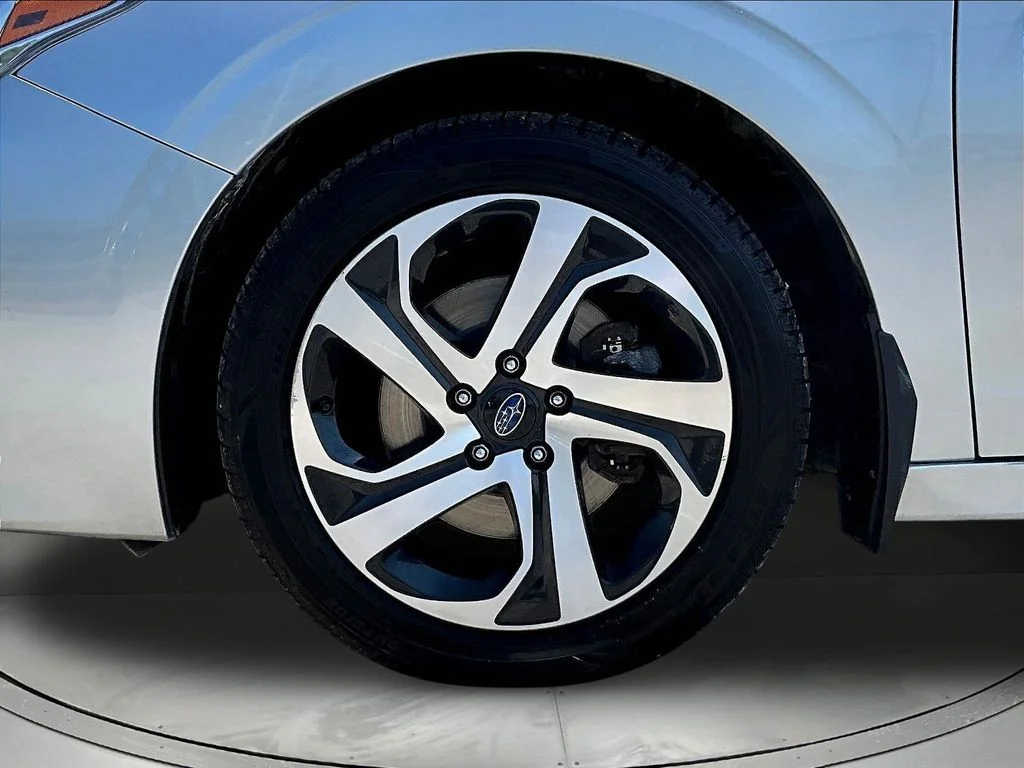 Certified Used 2022 Silver Subaru Limited image 35