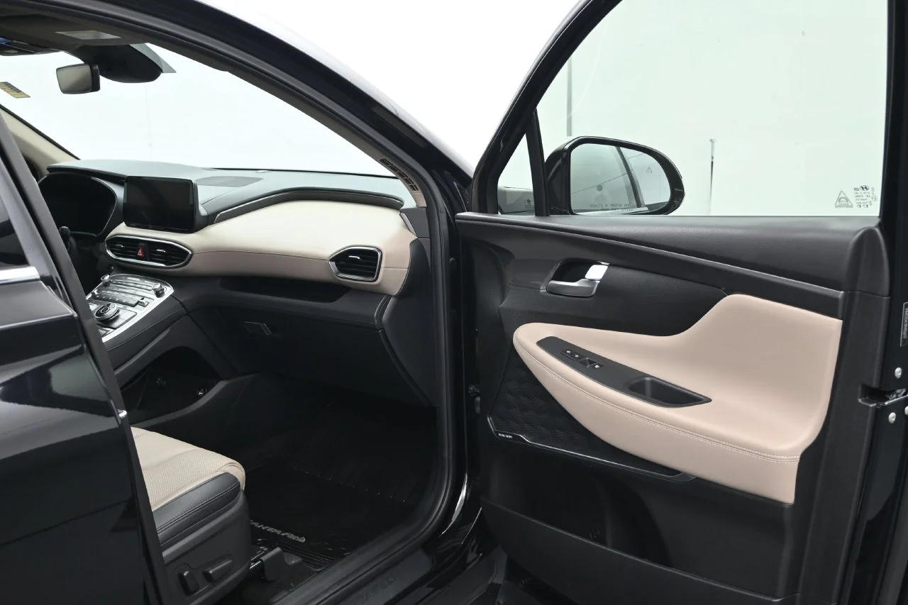 Used 2023 Twilight Black Hyundai SEL image 17