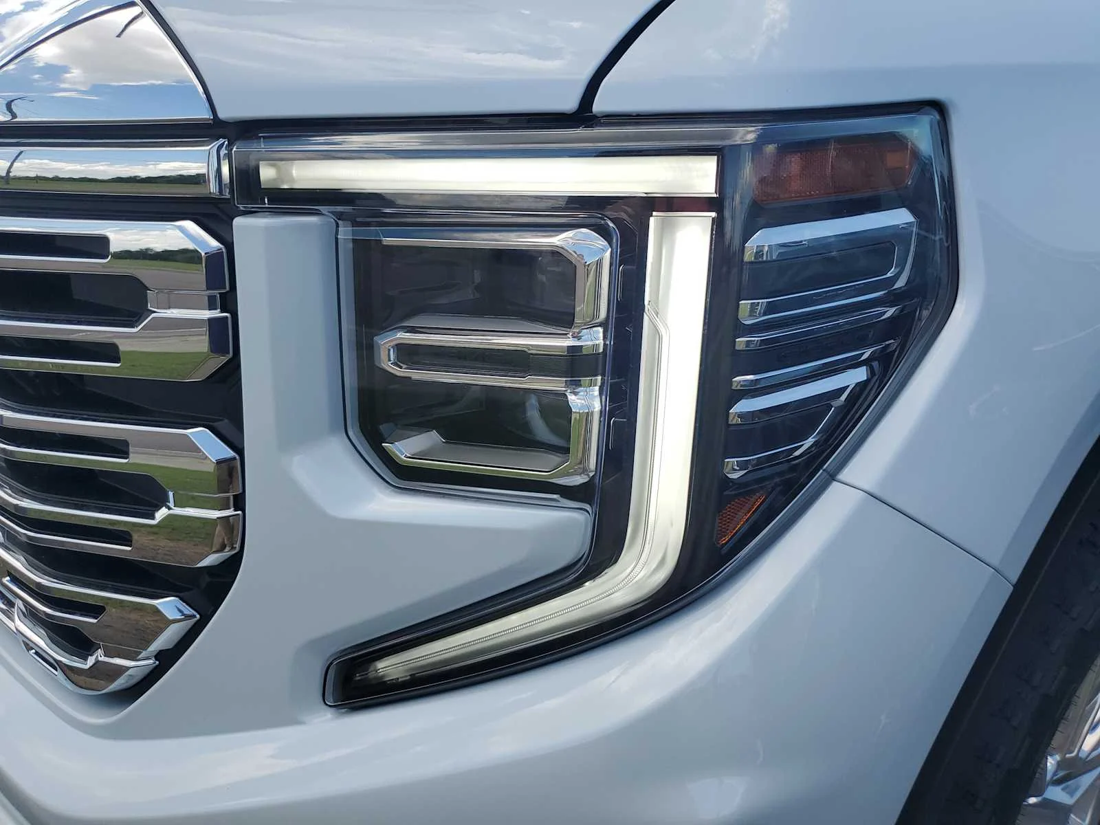 New 2026 Glacier White Tricoat GMC Denali image 25