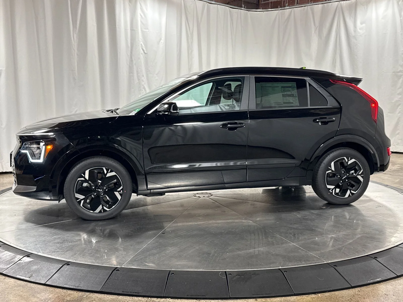 New 2026 Aurora Black Kia Wind image 6