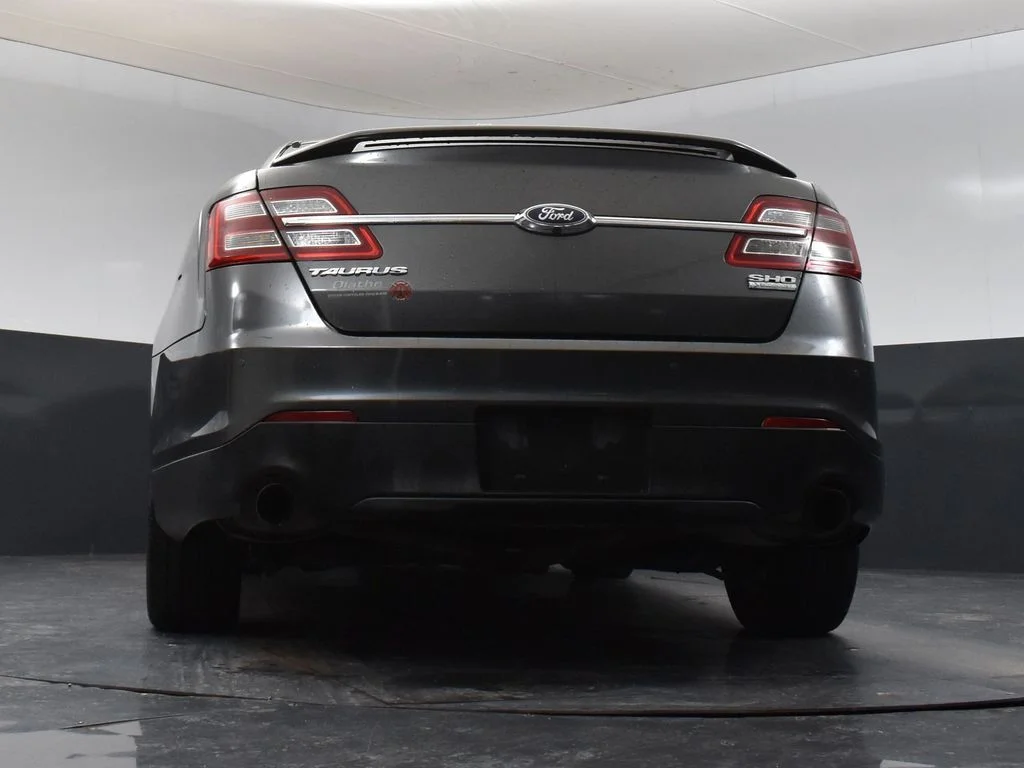 Used 2018 Gray Ford SHO image 10