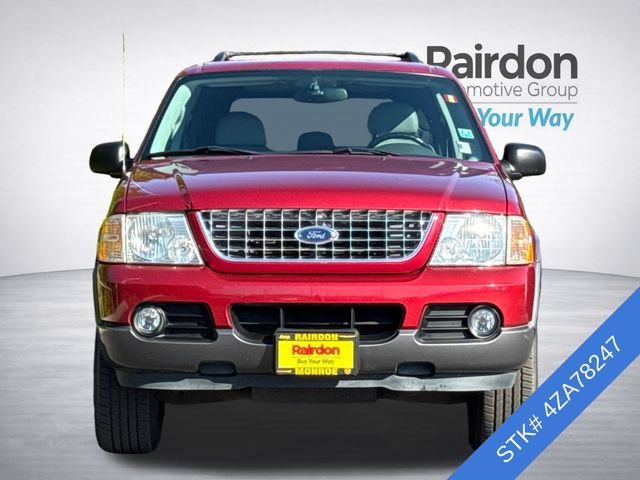 Used 2004 Red Fire Clearcoat Metallic Ford XLT image 2