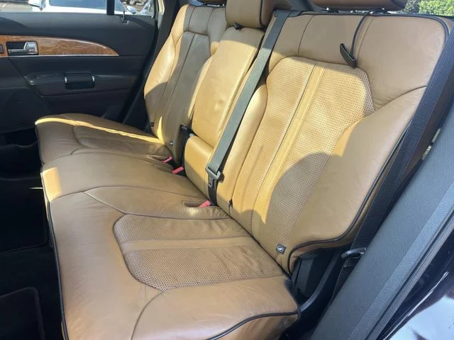 Used 2015 Brown Lincoln Base image 22