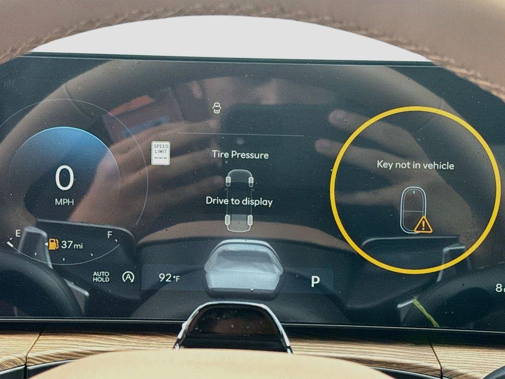 New 2027 Ecotronic Gray Hyundai Limited FWD image 9